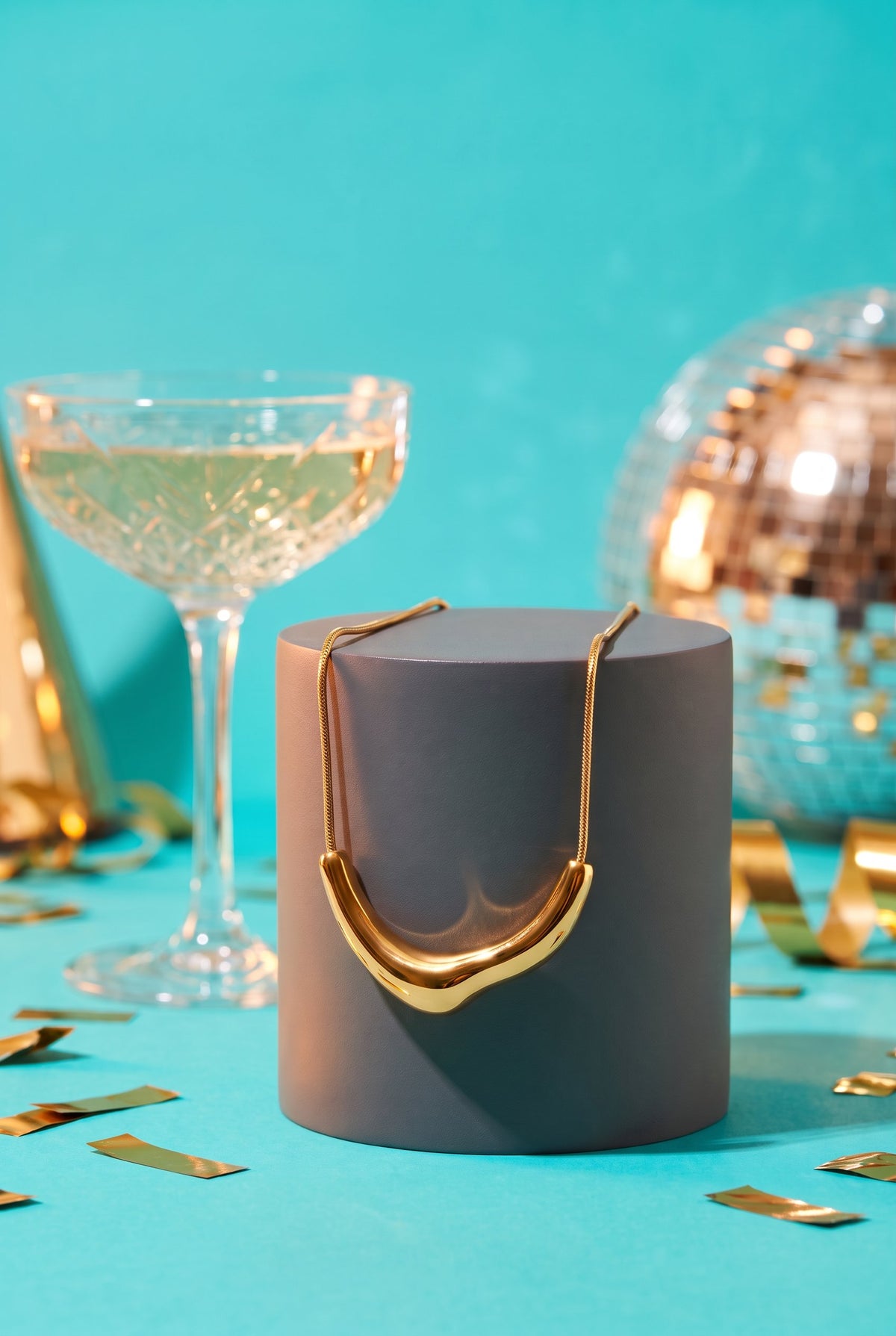 Curve Statement Necklace