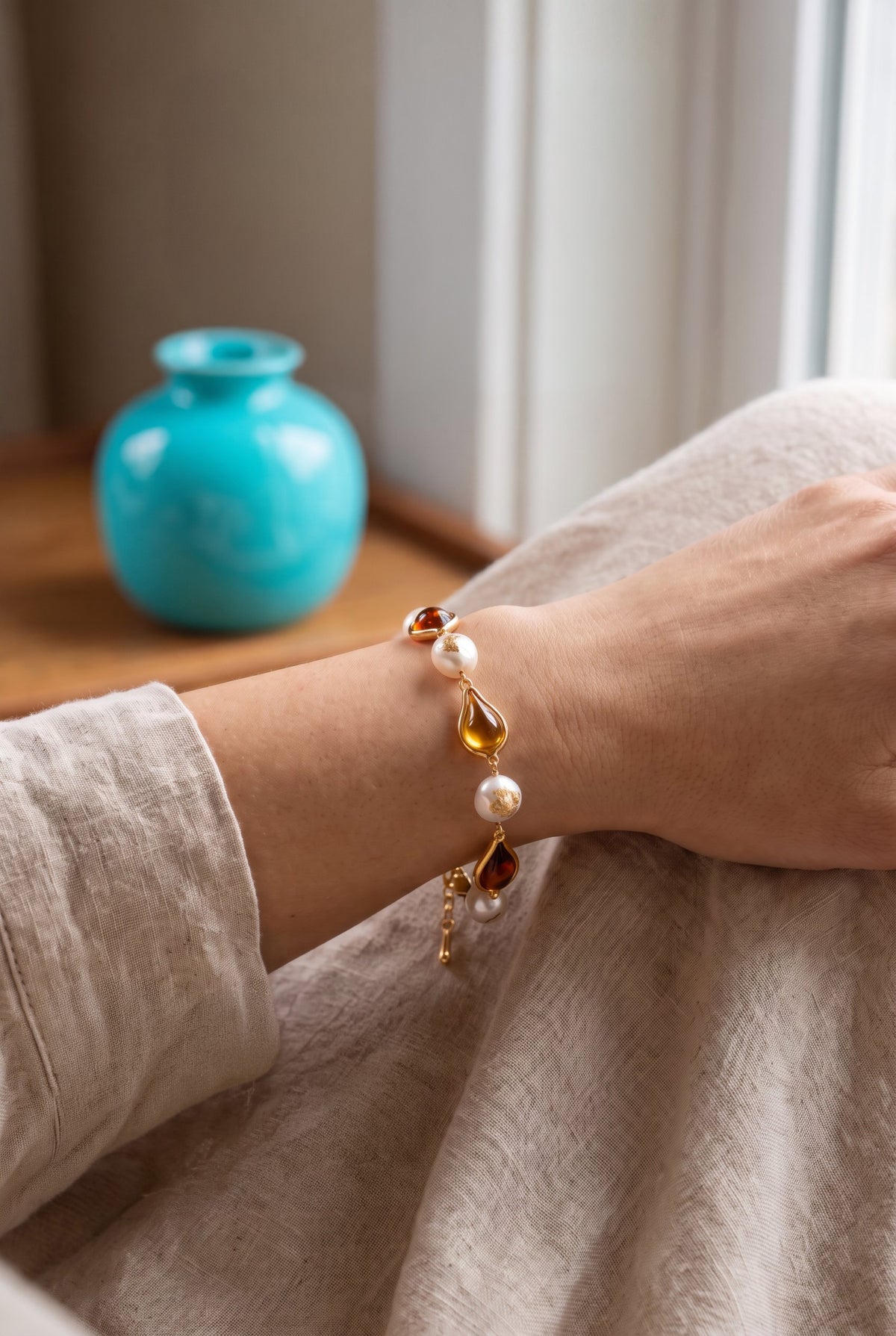 Golden Teardrop Bracelet