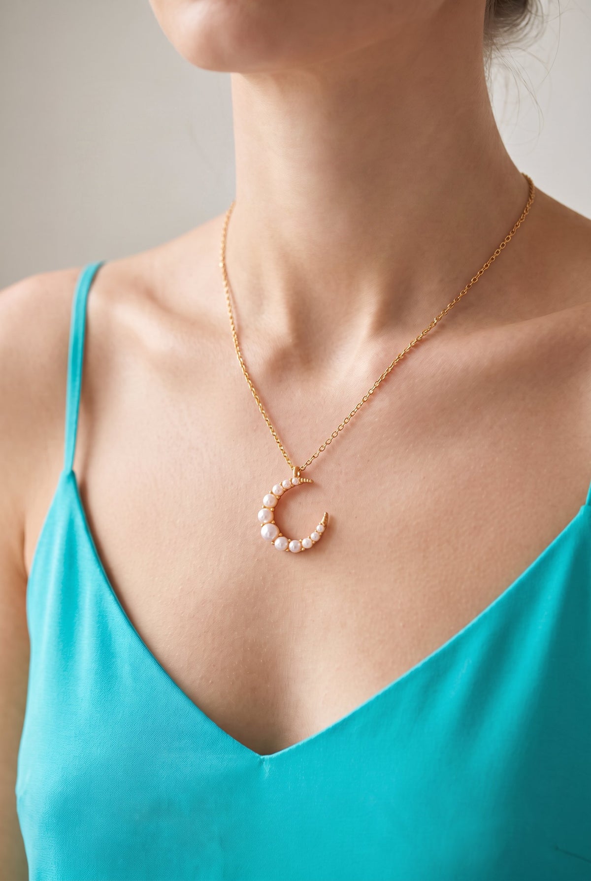 Luna Pearl Crescent Necklace