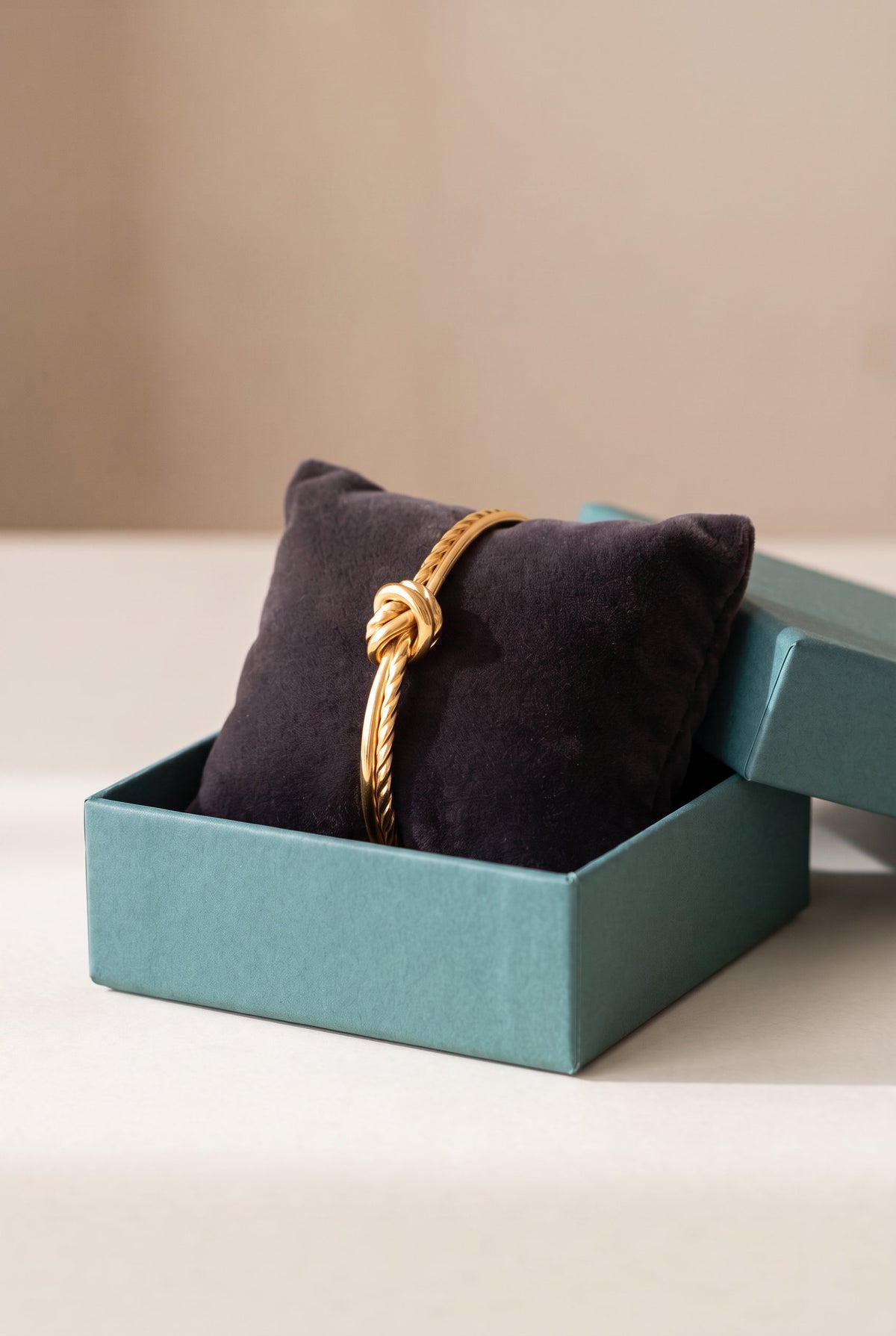 Golden Knot Cuff | Waterproof Gold Plated Stainless Steel