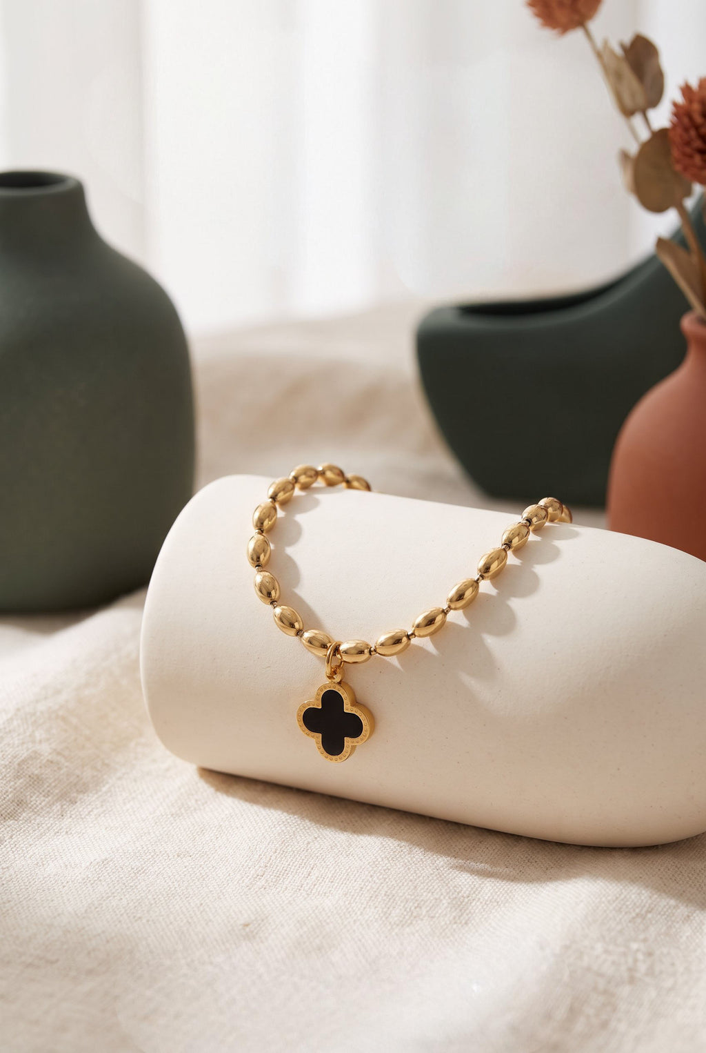Lucky Clover Reversible Beaded Bracelet | Waterproof Gold Plated Stainless Steel & Mother of Pearl