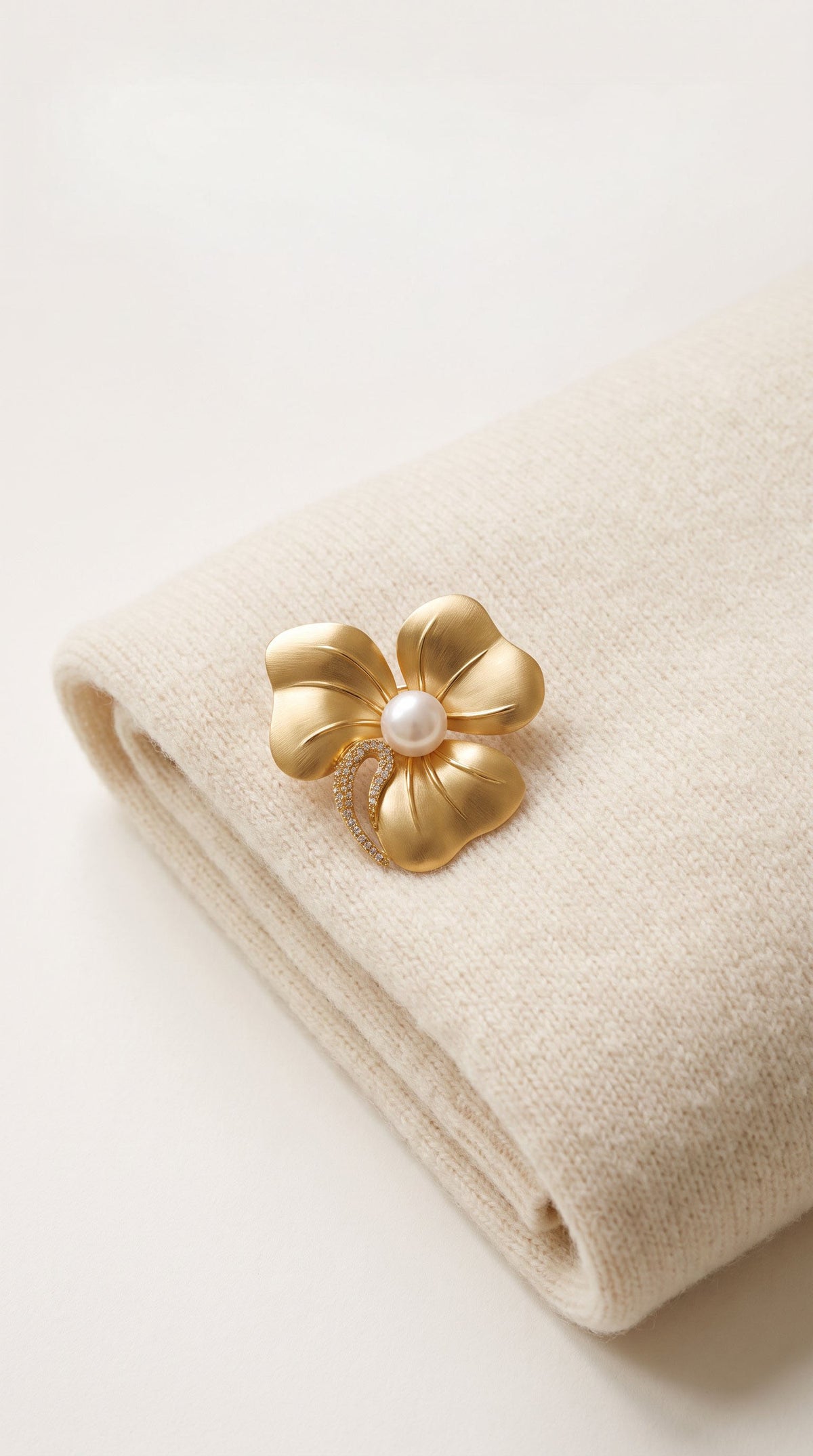 Golden Bloom Brooch – Gold-Plated Zirconia Flower Pin