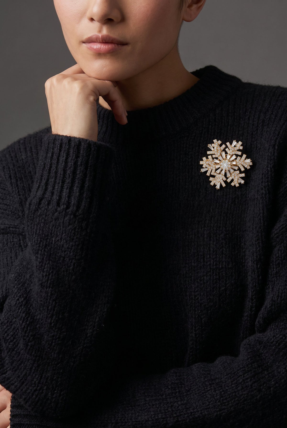 Winter Constellation Brooch – Gold-Plated Snowflake Pin with Zirconia