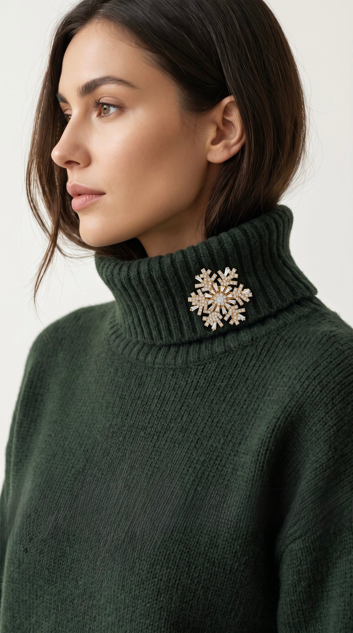 Winter Constellation Brooch – Gold-Plated Snowflake Pin with Zirconia