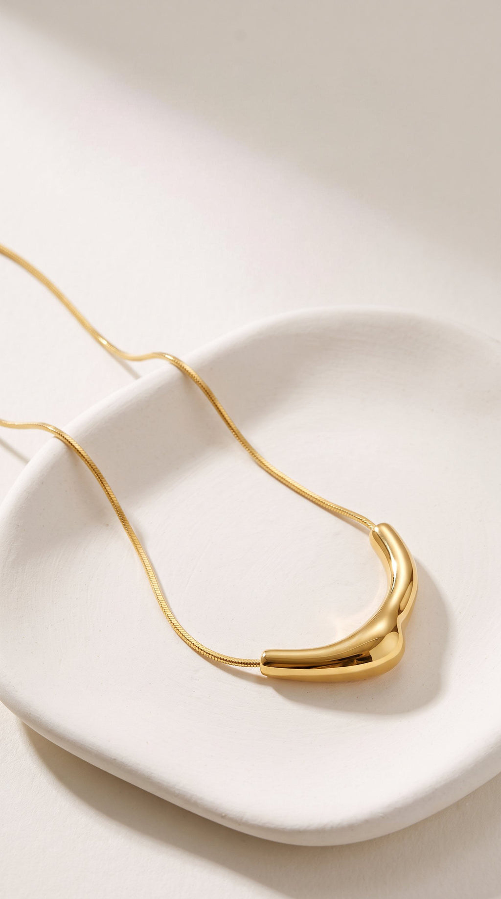 Curve Statement Necklace | 18K Gold Plated Sterling Silver