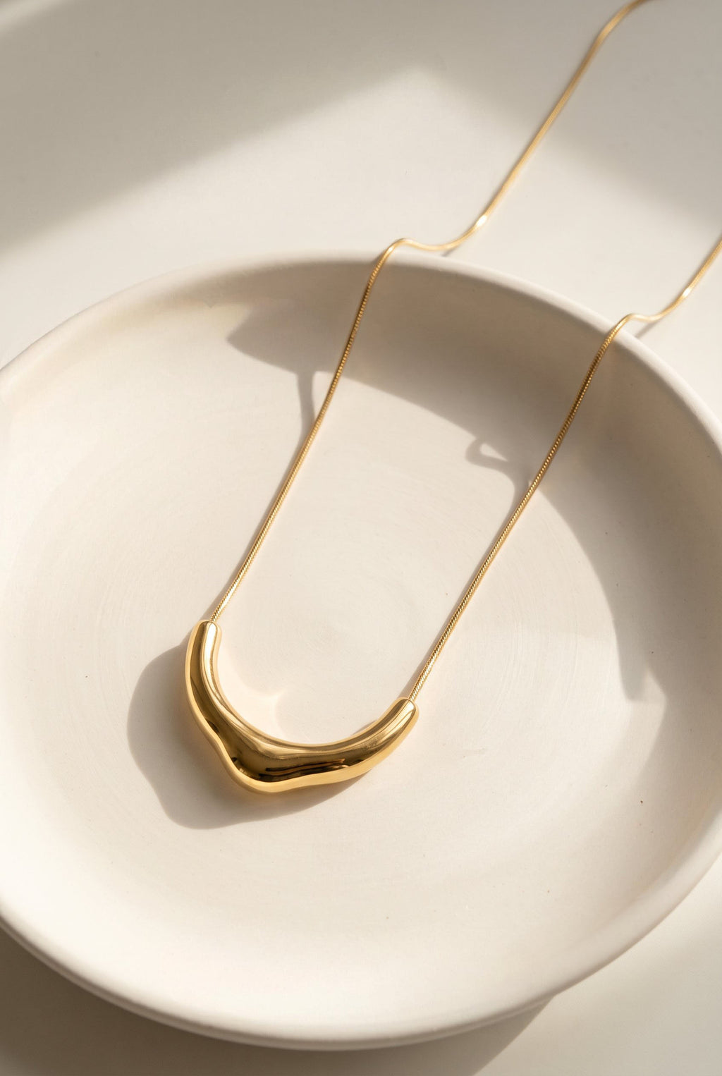 Curve Statement Necklace | 18K Gold Plated Sterling Silver