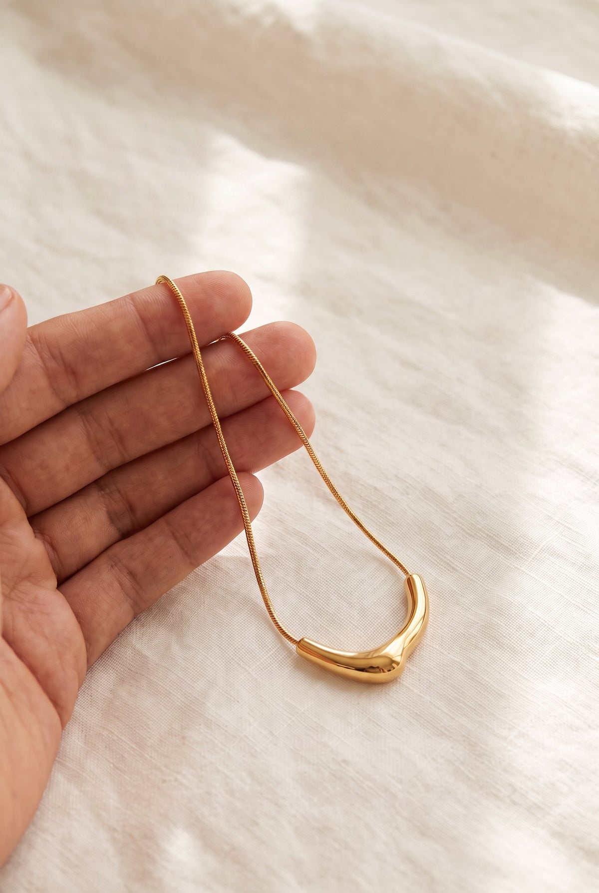 Curve Statement Necklace | 18K Gold Plated Sterling Silver
