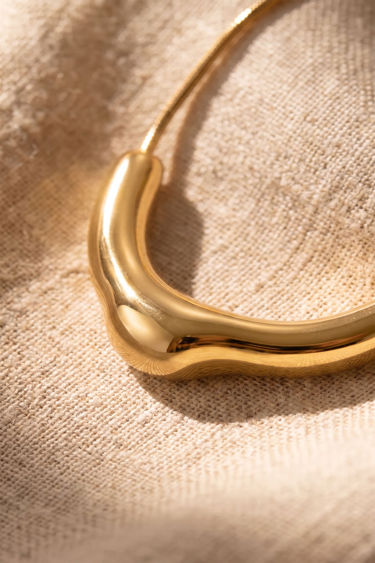 Curve Statement Necklace | 18K Gold Plated Sterling Silver