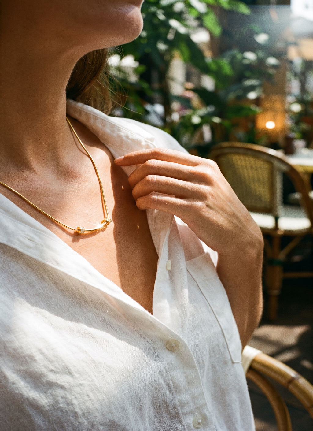 Curved Spark Bar Necklace | 18K Gold Plated Sterling Silver