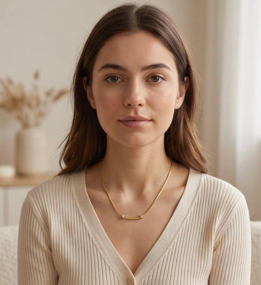 Curved Spark Bar Necklace | 18K Gold Plated Sterling Silver