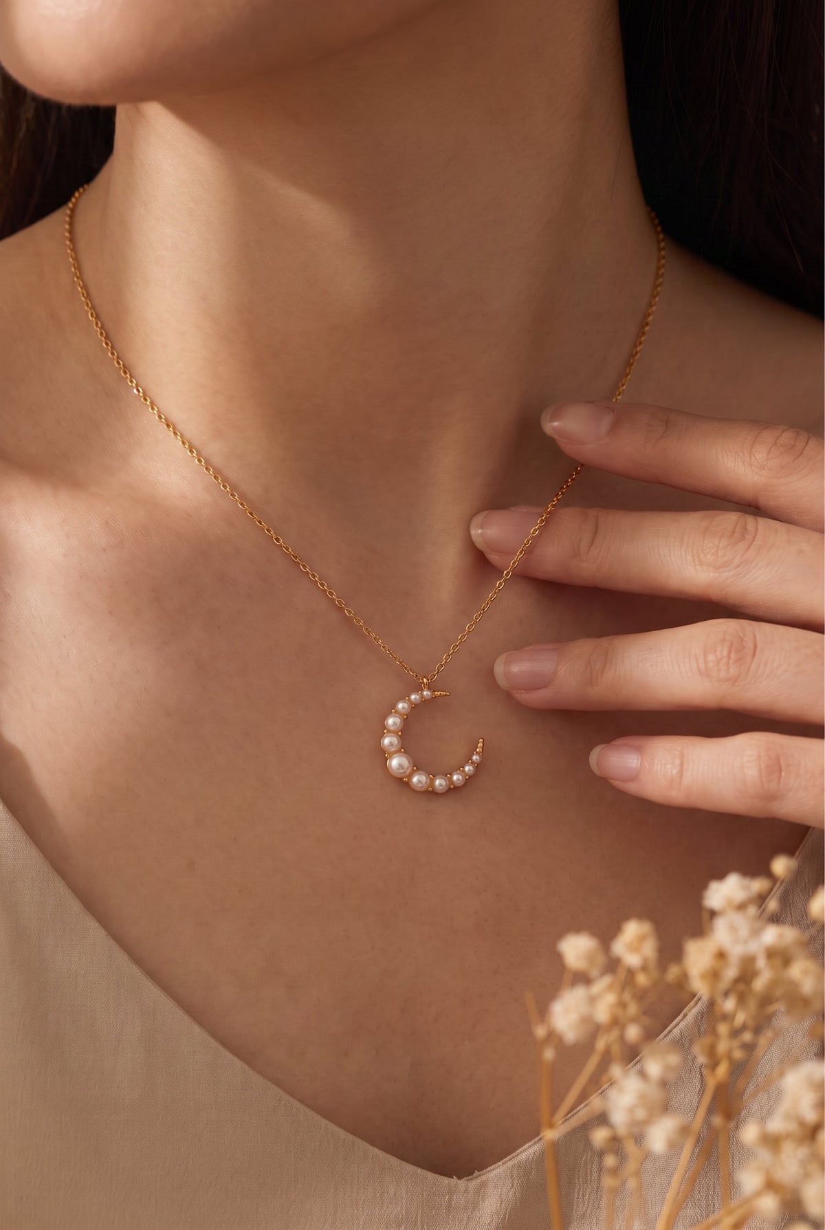 Luna Pearl Crescent Necklace | Gold Plated Stainless Steel