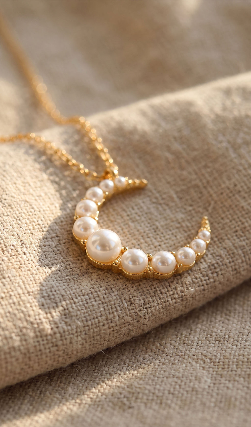 Luna Pearl Crescent Necklace | Gold Plated Stainless Steel