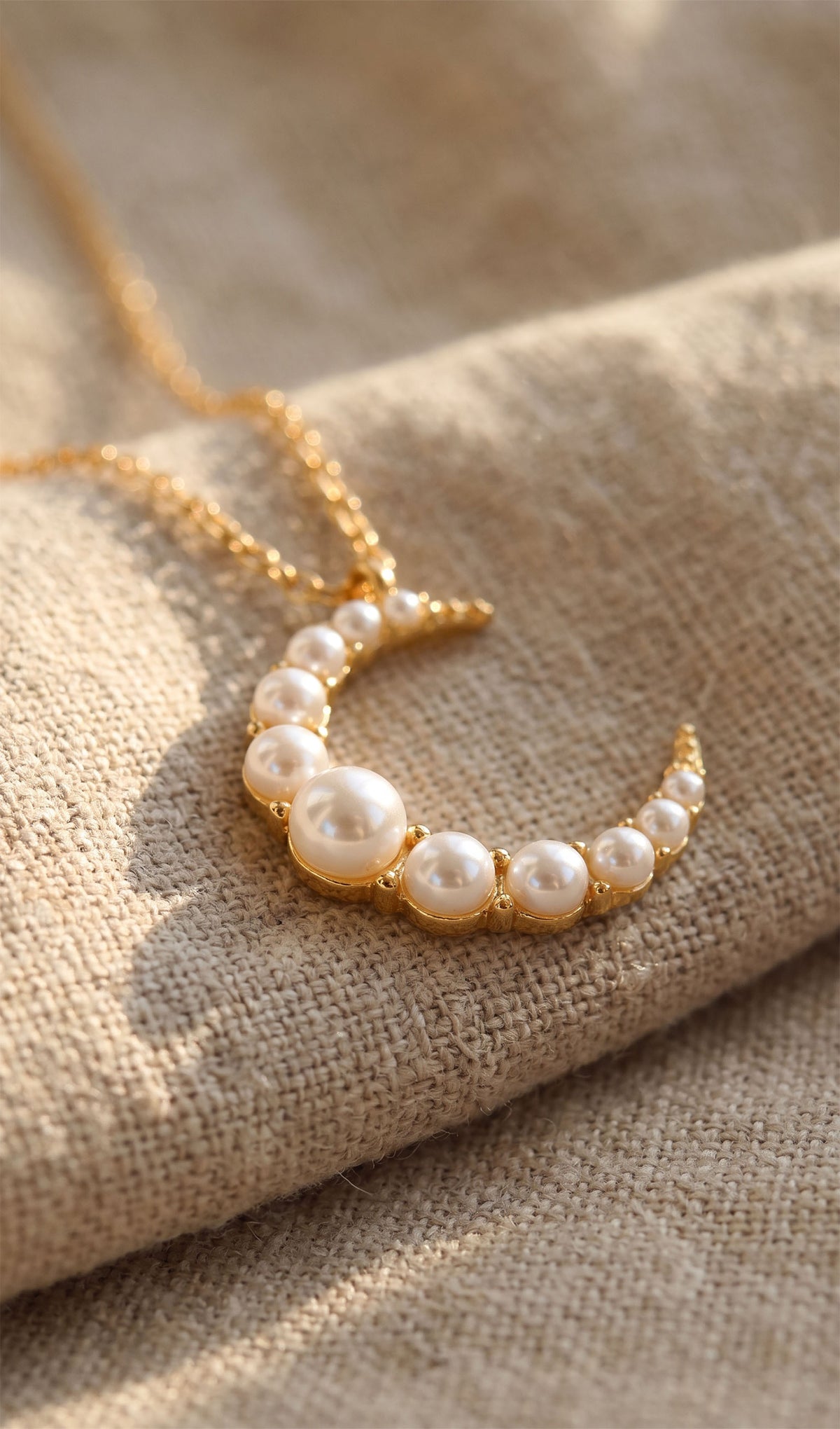 Luna Pearl Crescent Necklace | Gold Plated Stainless Steel
