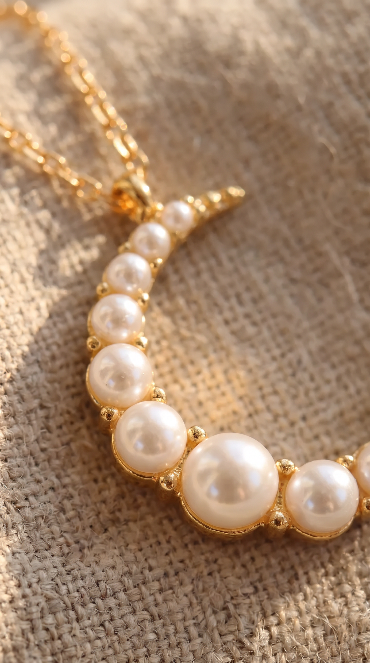Luna Pearl Crescent Necklace | Gold Plated Stainless Steel