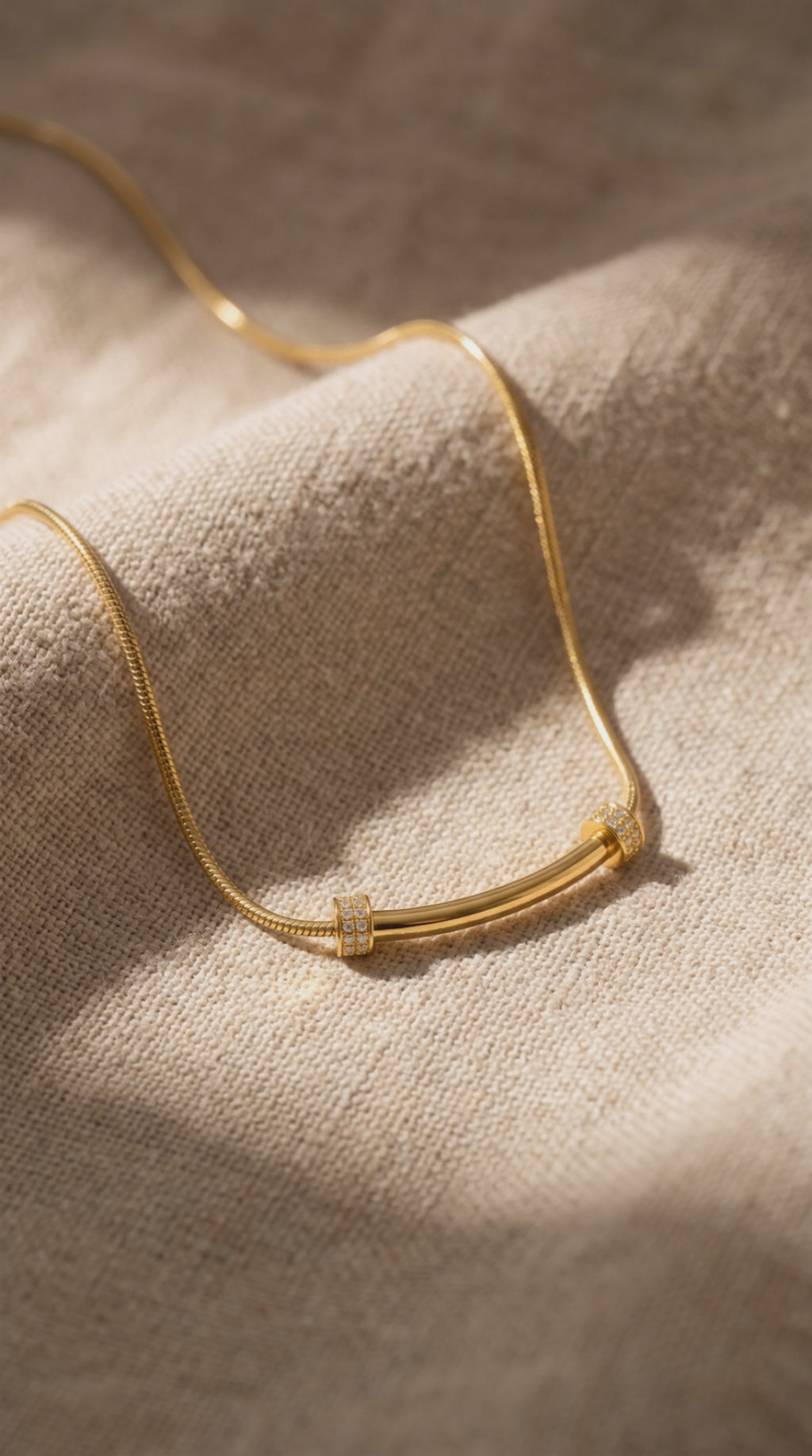 Curved Spark Bar Necklace | 18K Gold Plated Sterling Silver