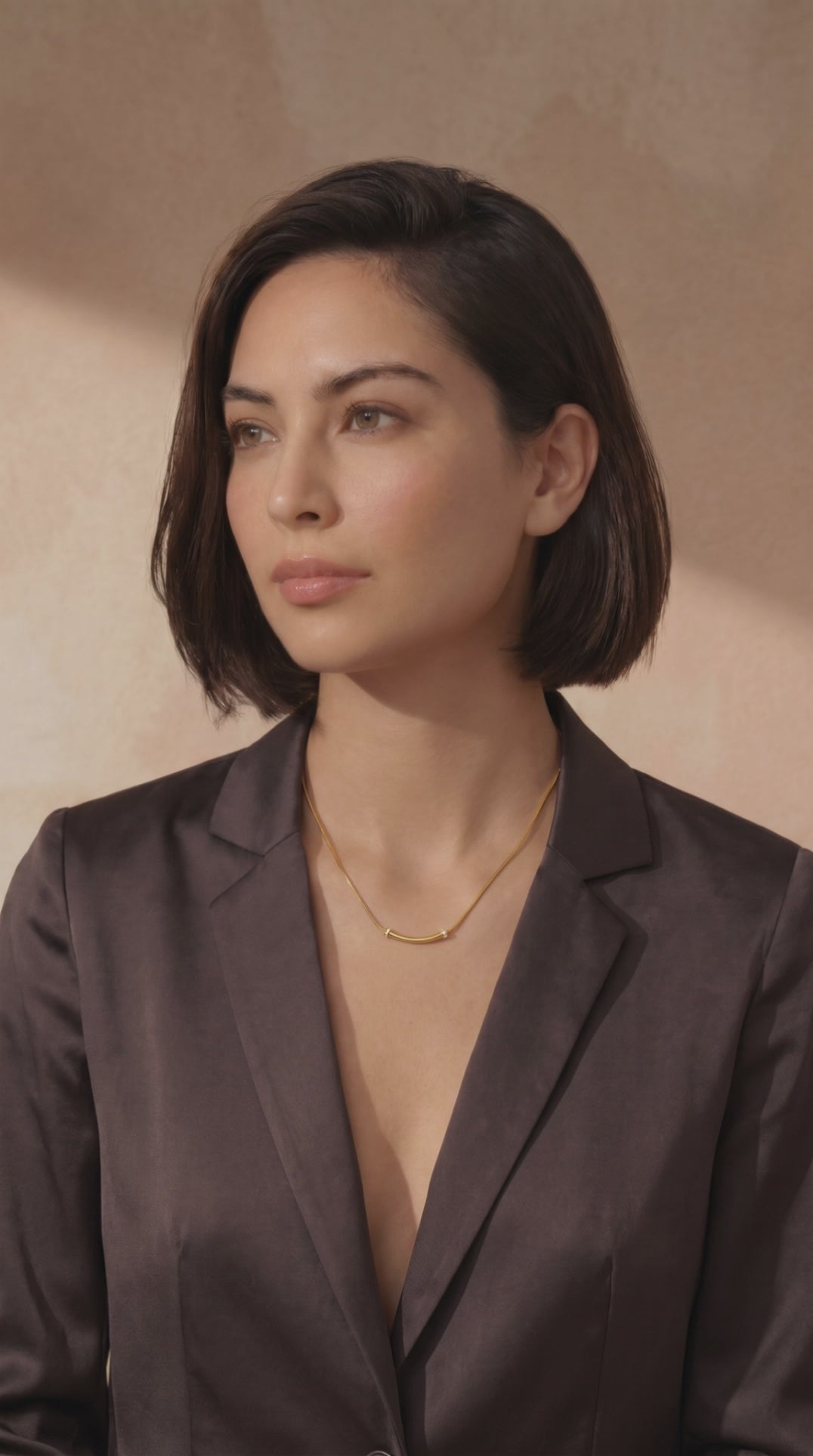 Curved Spark Bar Necklace
