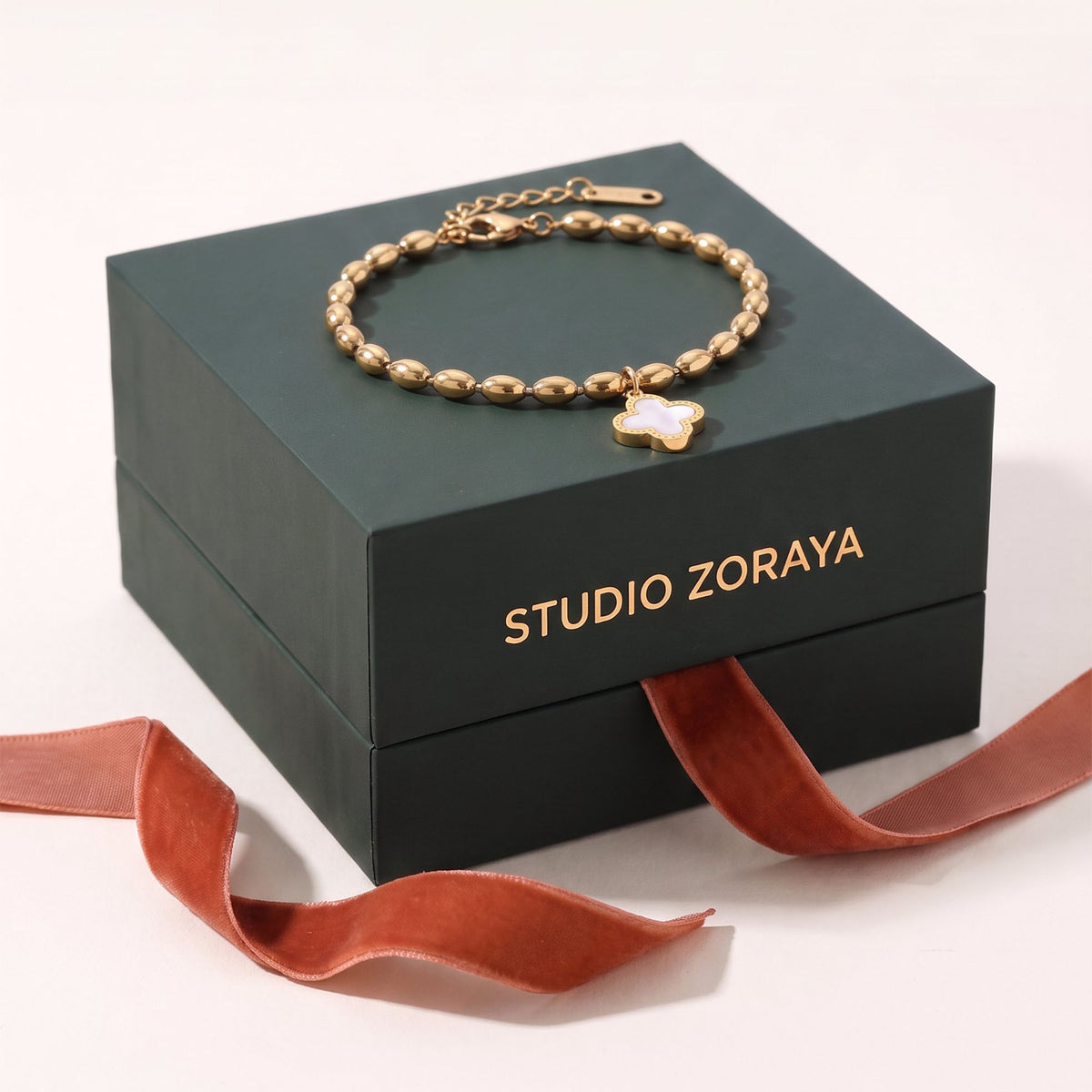 Lucky Clover Reversible Beaded Bracelet | Waterproof Gold Plated Stainless Steel & Mother of Pearl